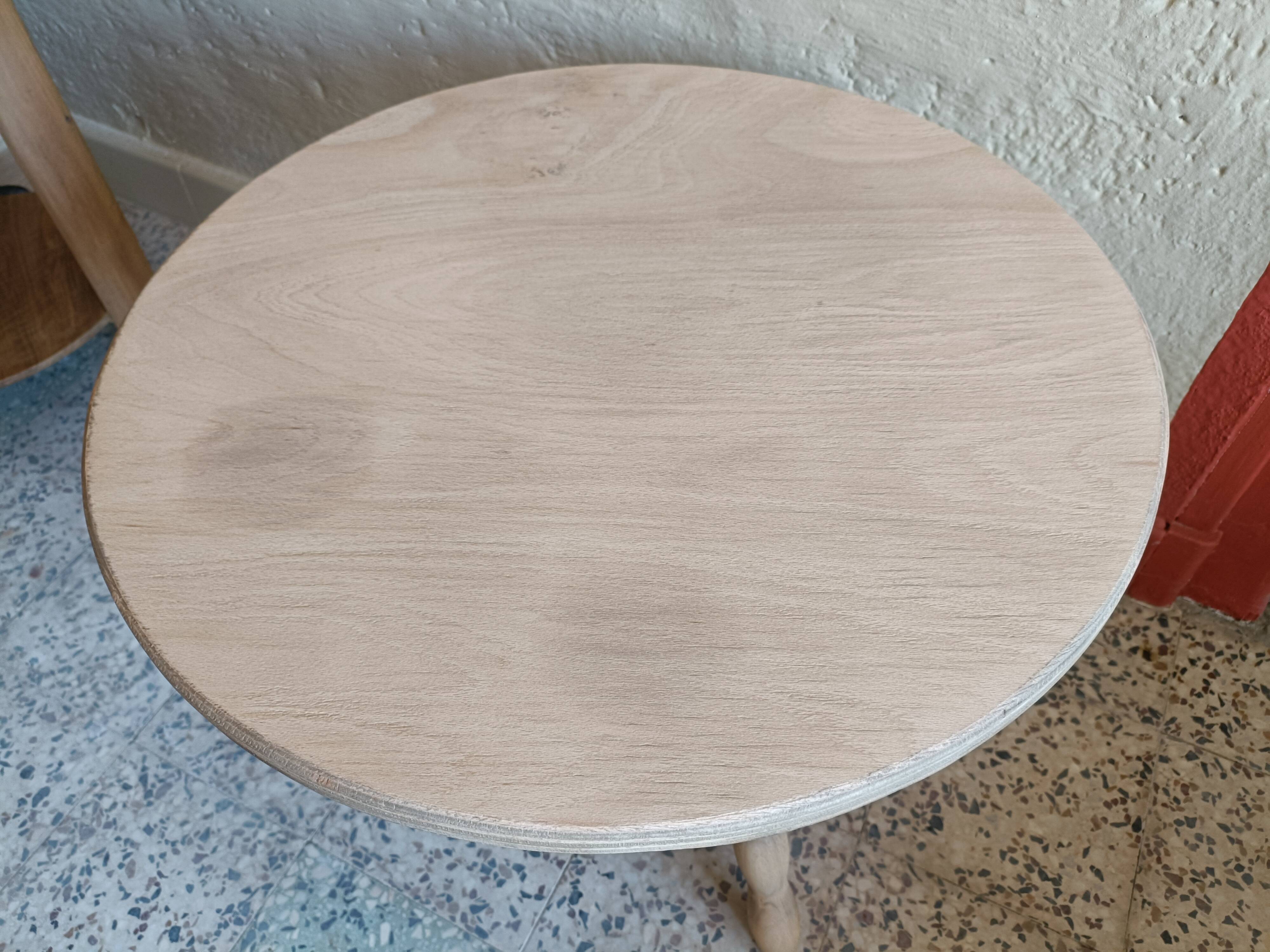 Table d'appoint ronde basse rénovée