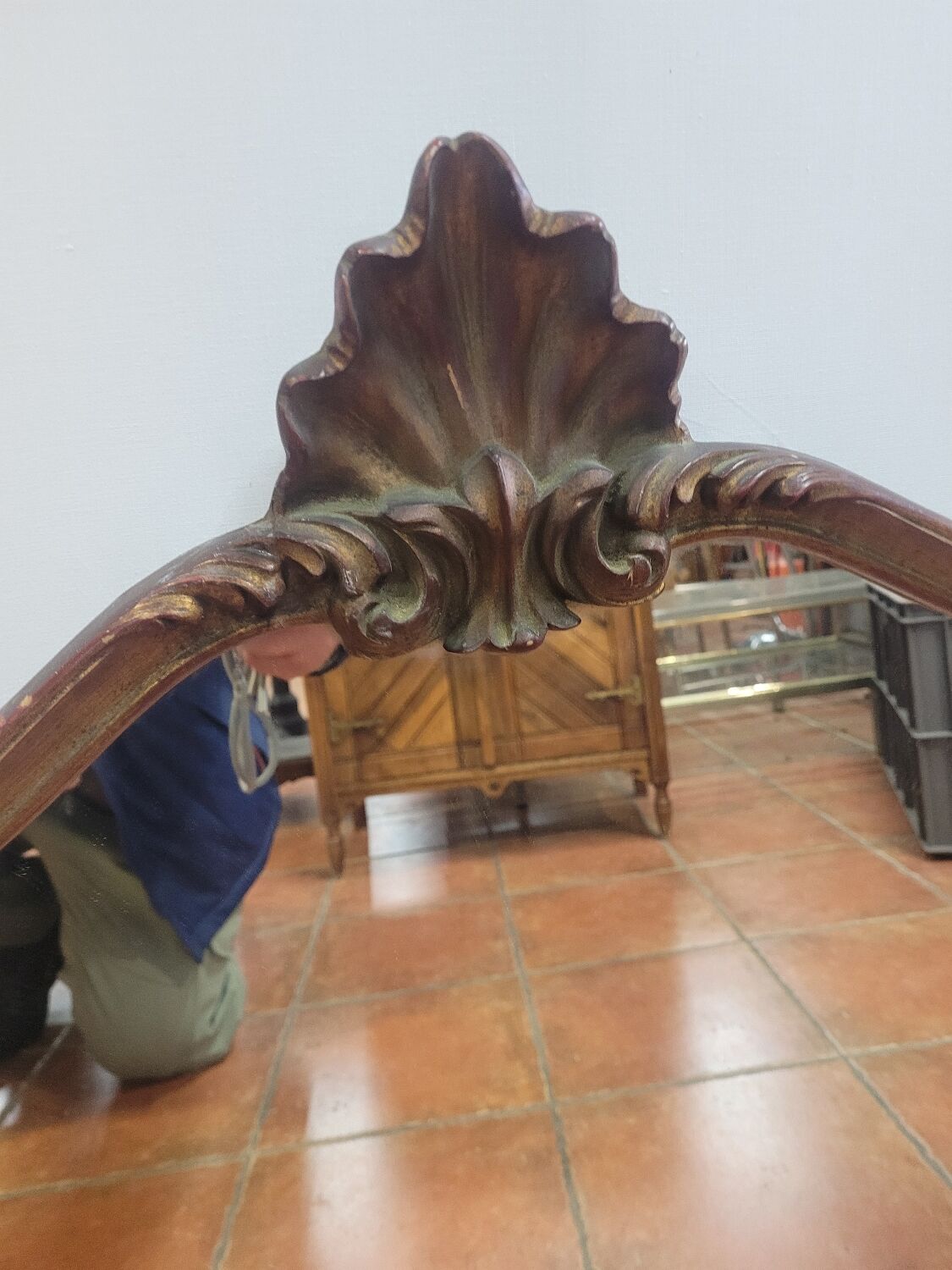 Miroir style Louis XV en chêne patiné doré 79×70cm
