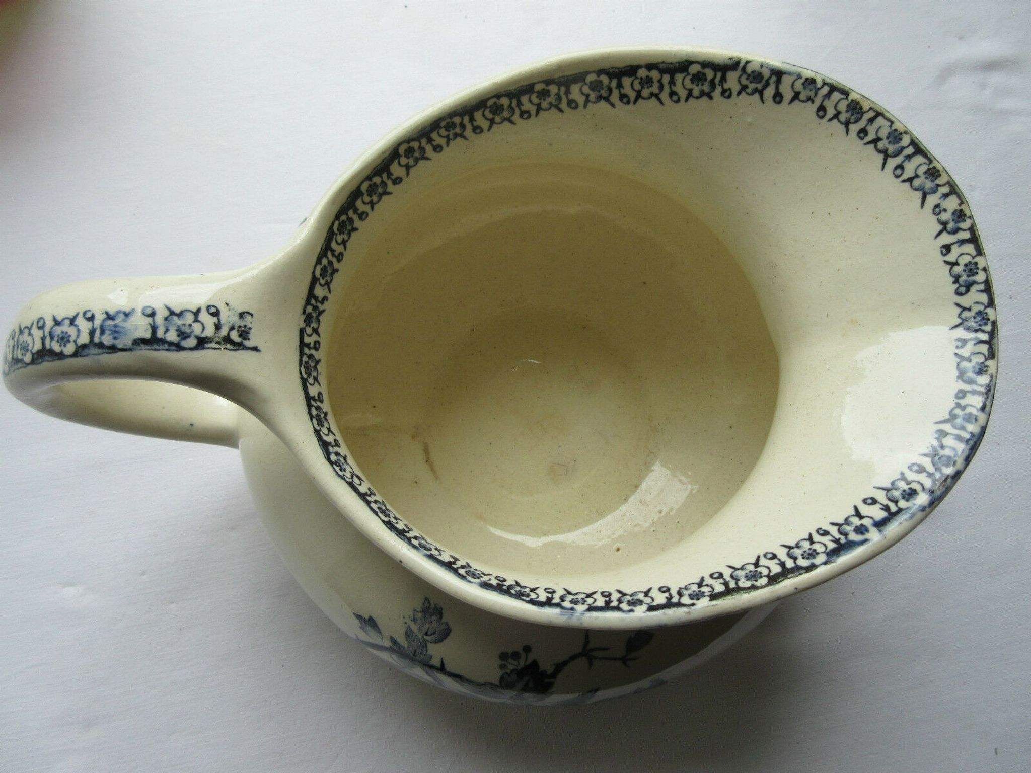 Broc de toilette "joufflu" signé Gien modèle gris-bleu les aubépines