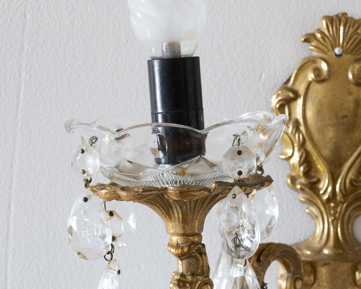 Bronze wall lamp with grapevines