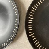 7 black ceramic plates