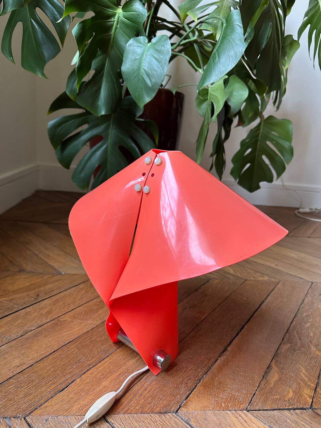 Lampe de style Raoul Raba des années 1970.