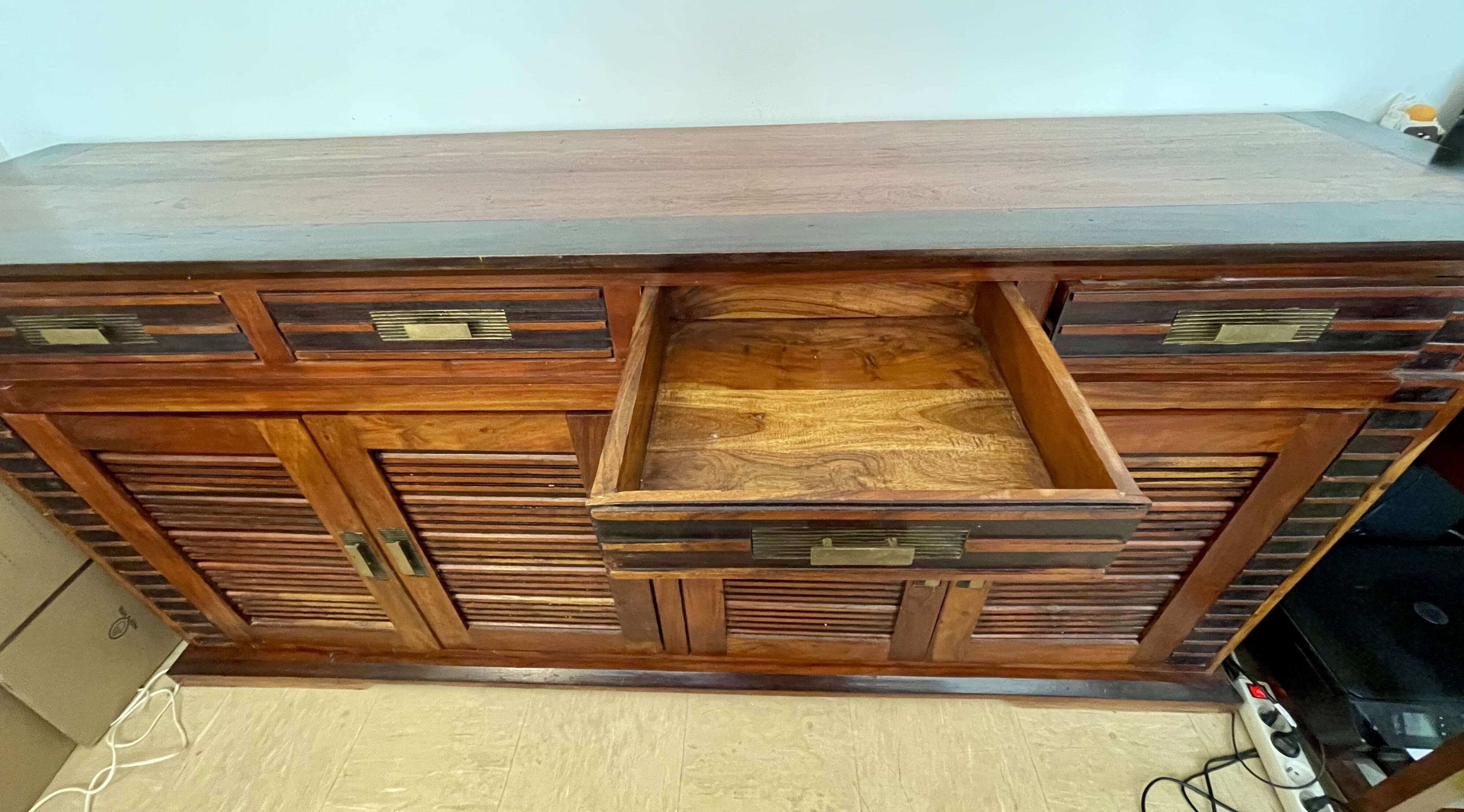Buffet / storage unit in solid acacia wood