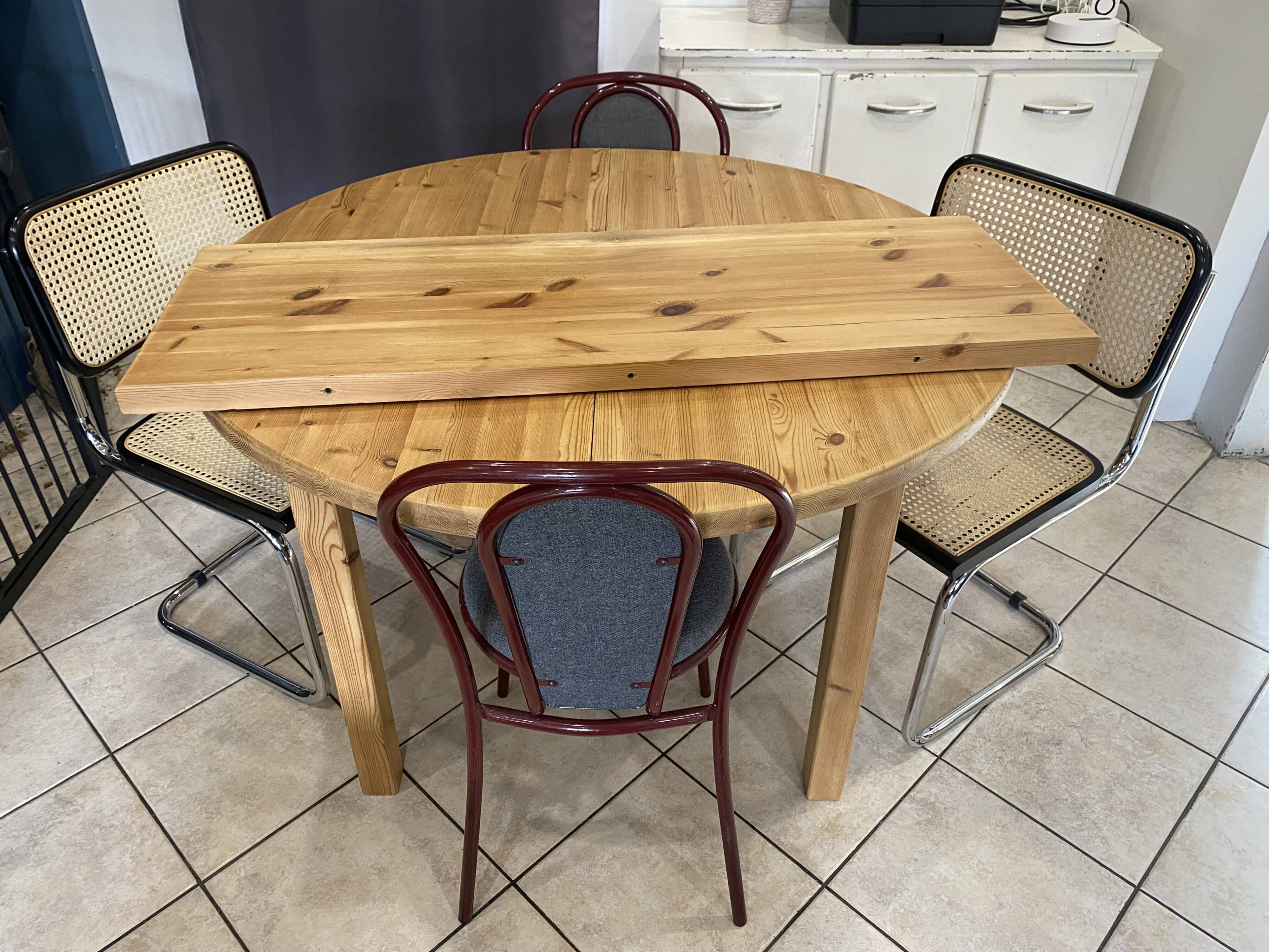 Round table 117cm extendable with a solid pine extension, vintage from the 1970s.