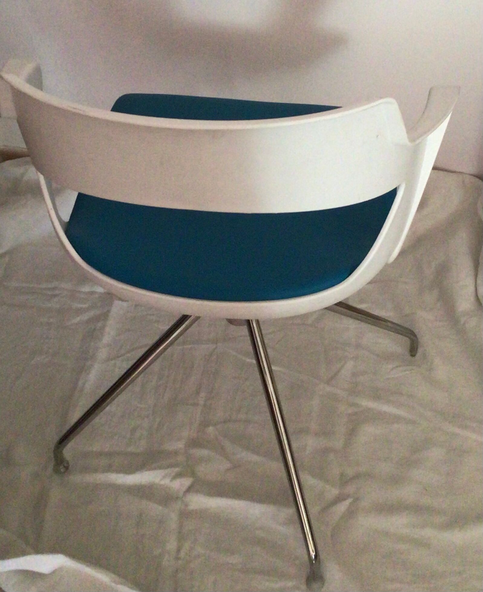 Kicca swivel chair by Kastel design