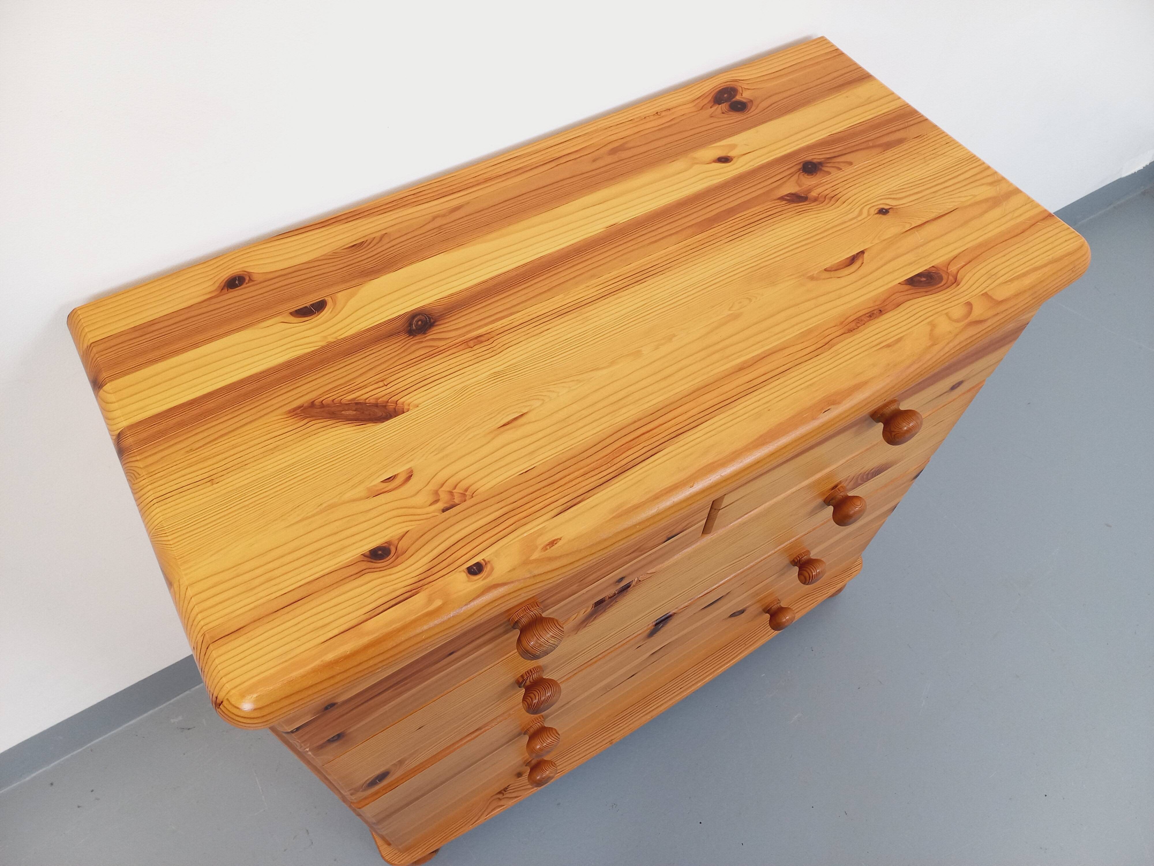 Vintage pine chest of drawers from the 70s