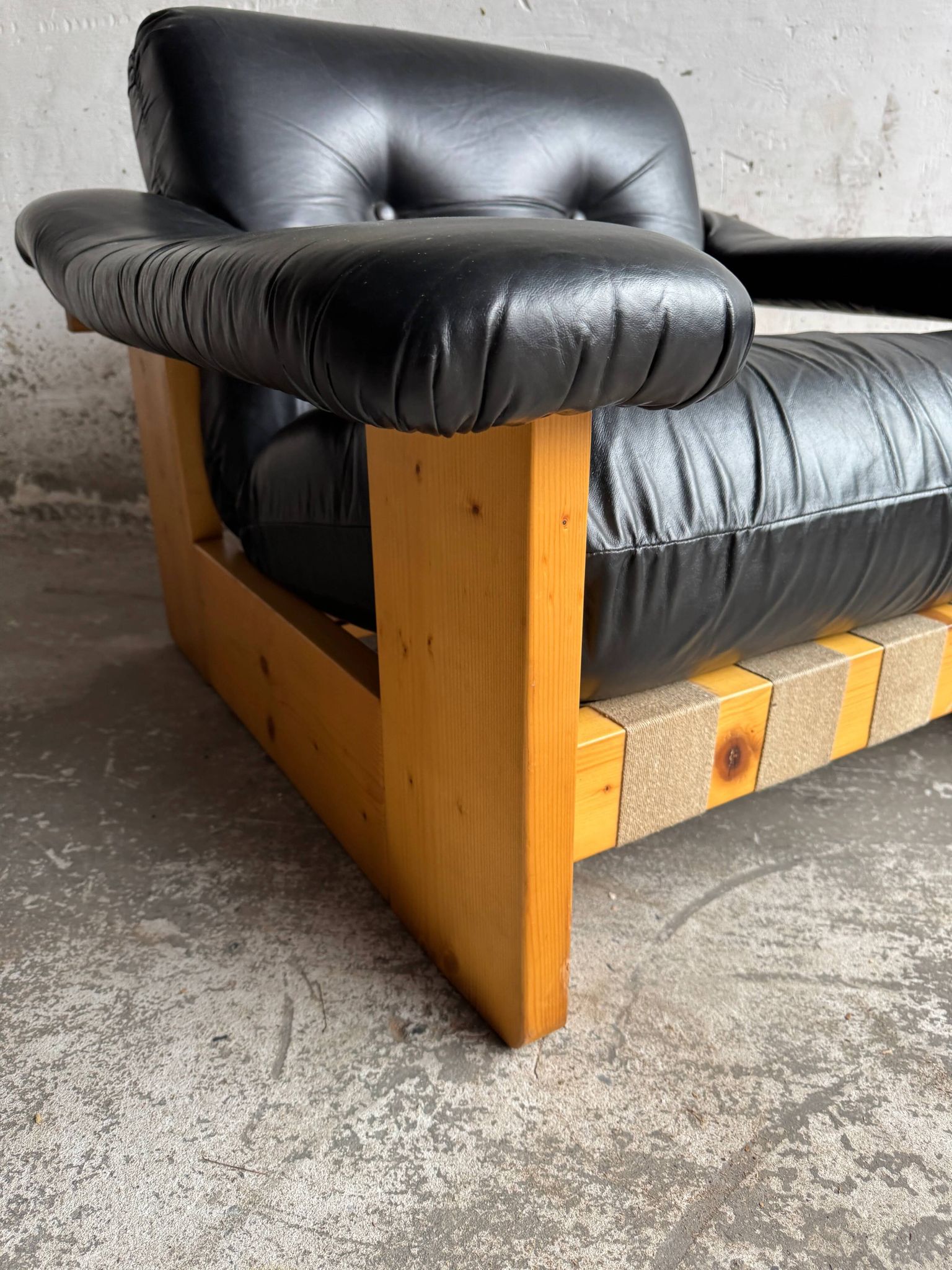 Vintage 1970s Italian Armchair by Poltrona Munari — Black Leather with Pine Wood Frame