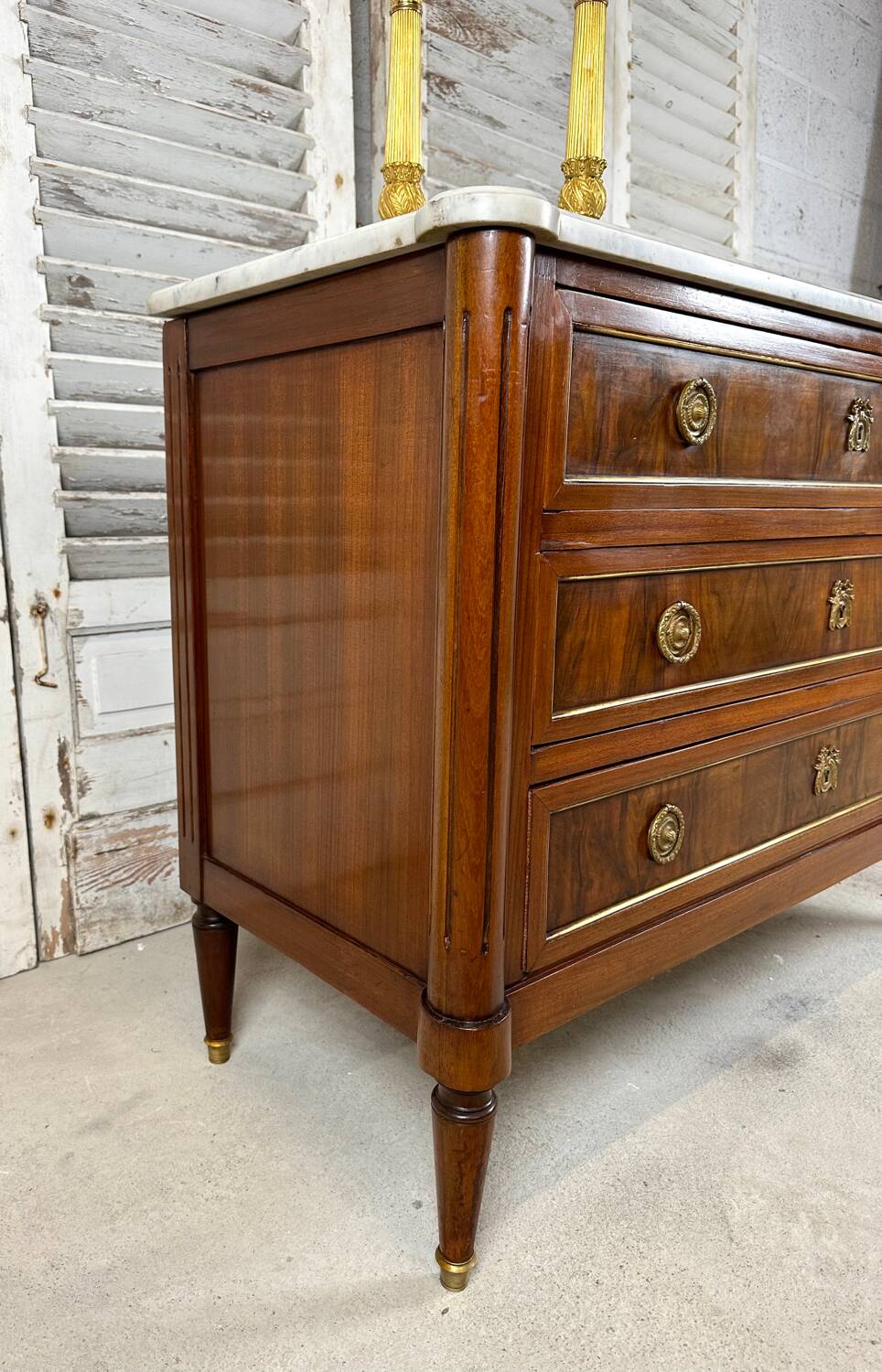Louis XVI style chest of drawers in mahogany and walnut