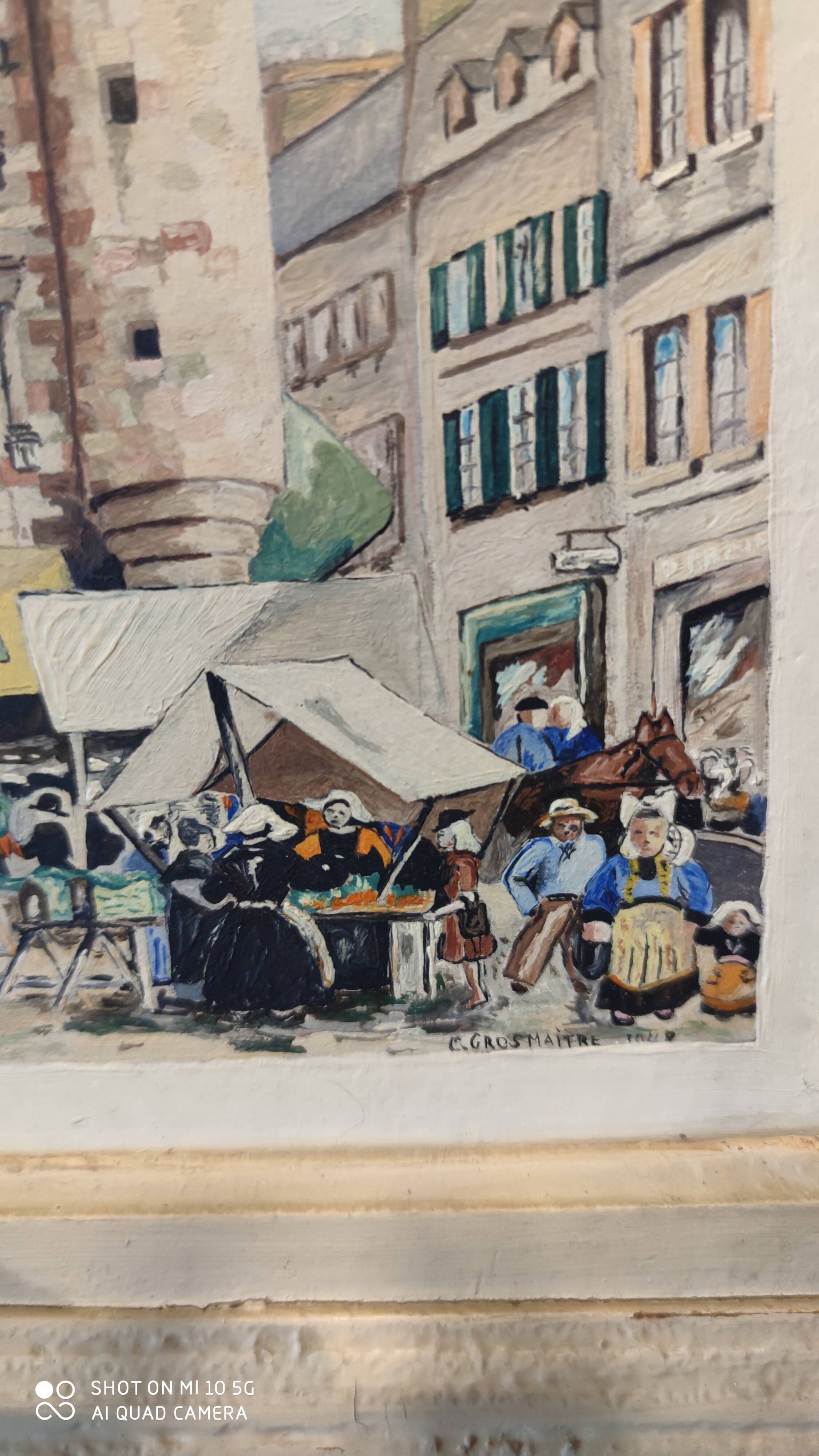 A picture of a very busy market day in 1948