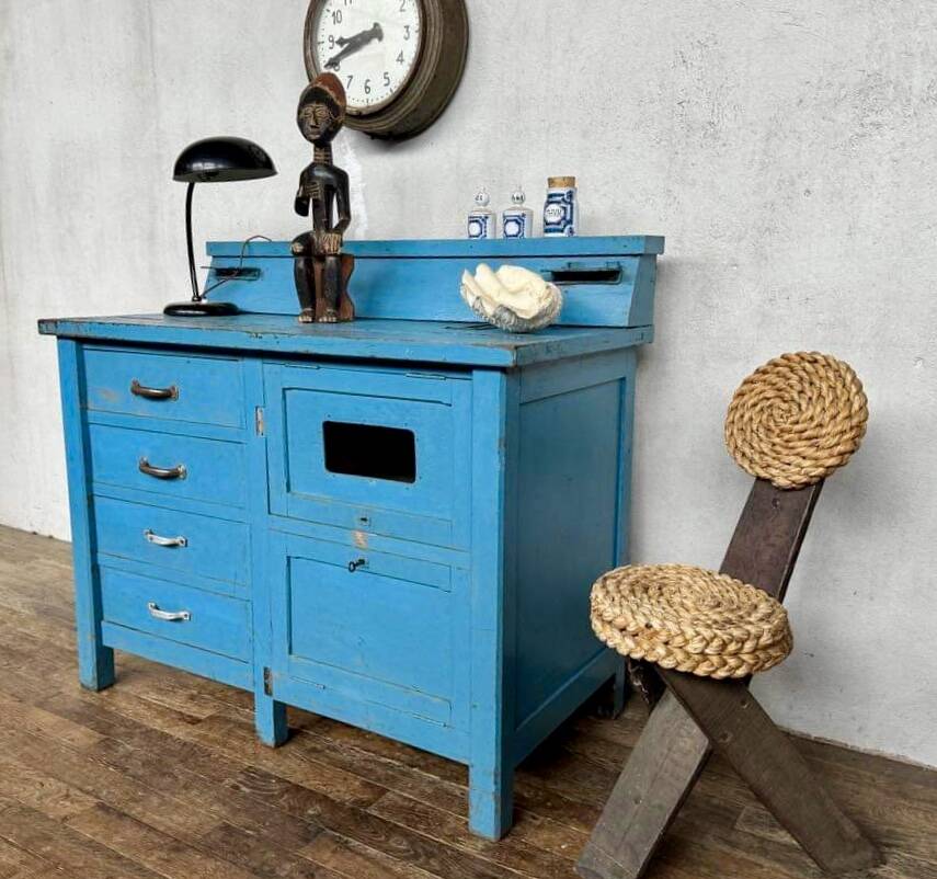 Wooden commercial workshop furniture with 4 drawers and 2 hinged doors - original patina