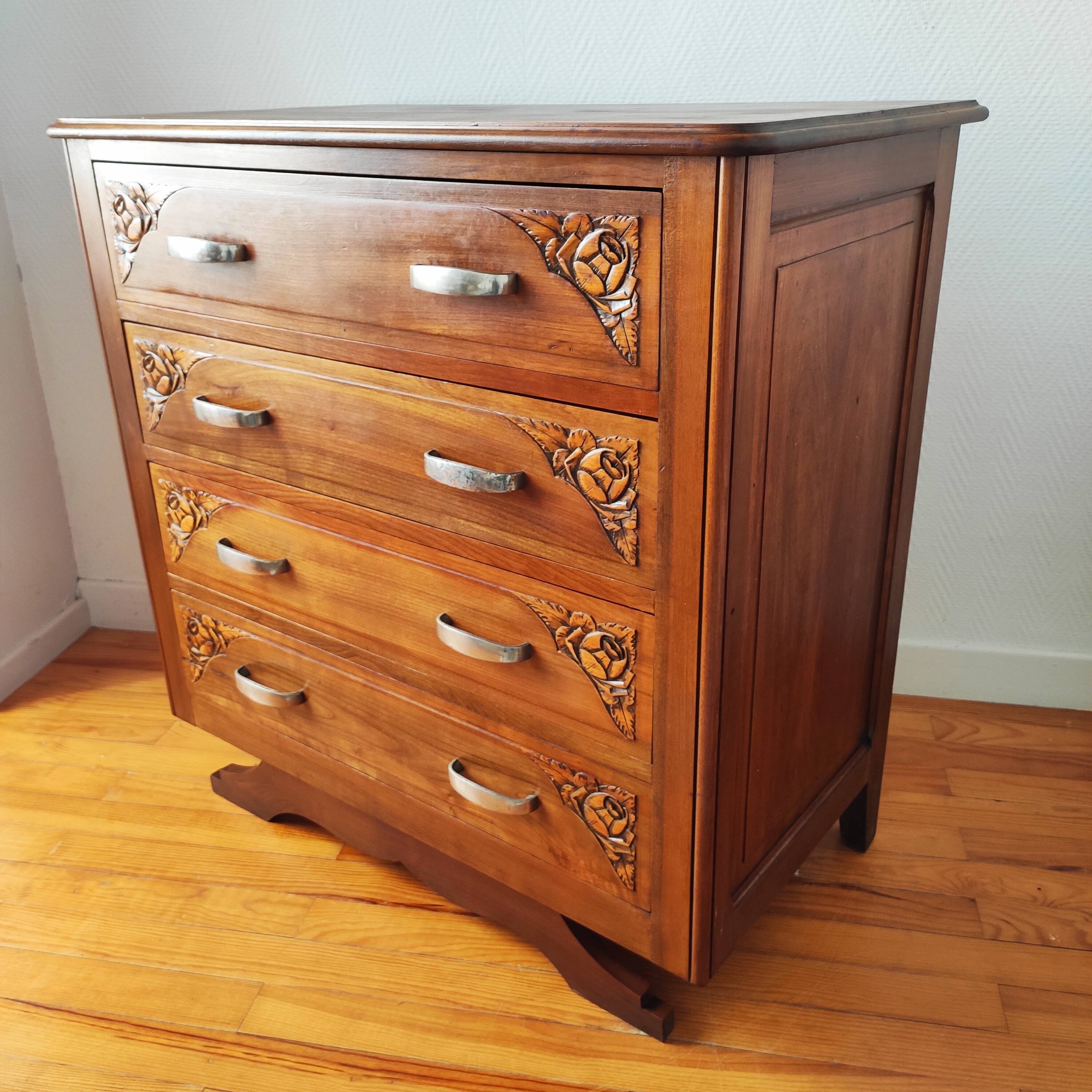Art Deco chest of drawers in solid walnut