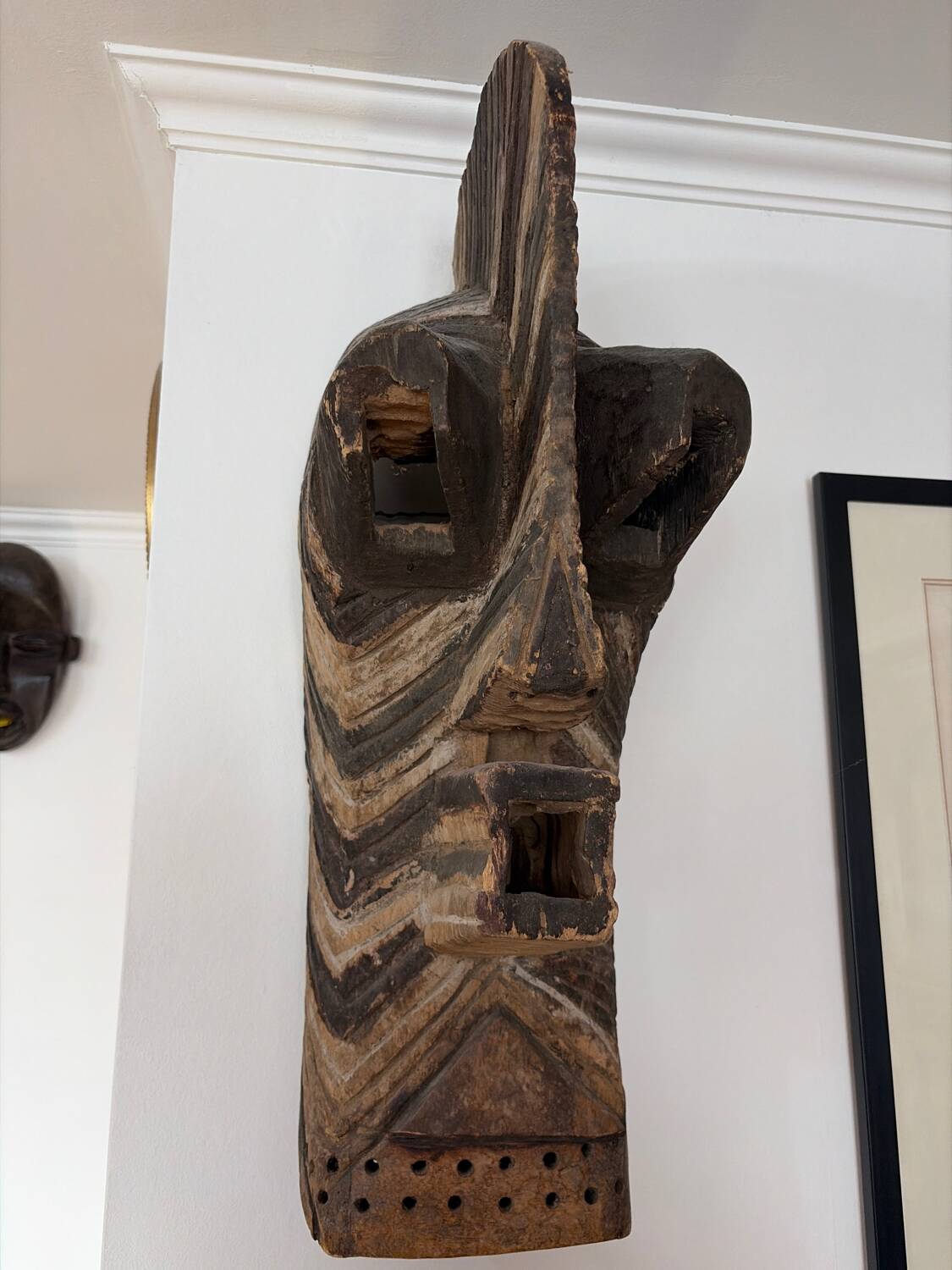 African decorative object wooden mask