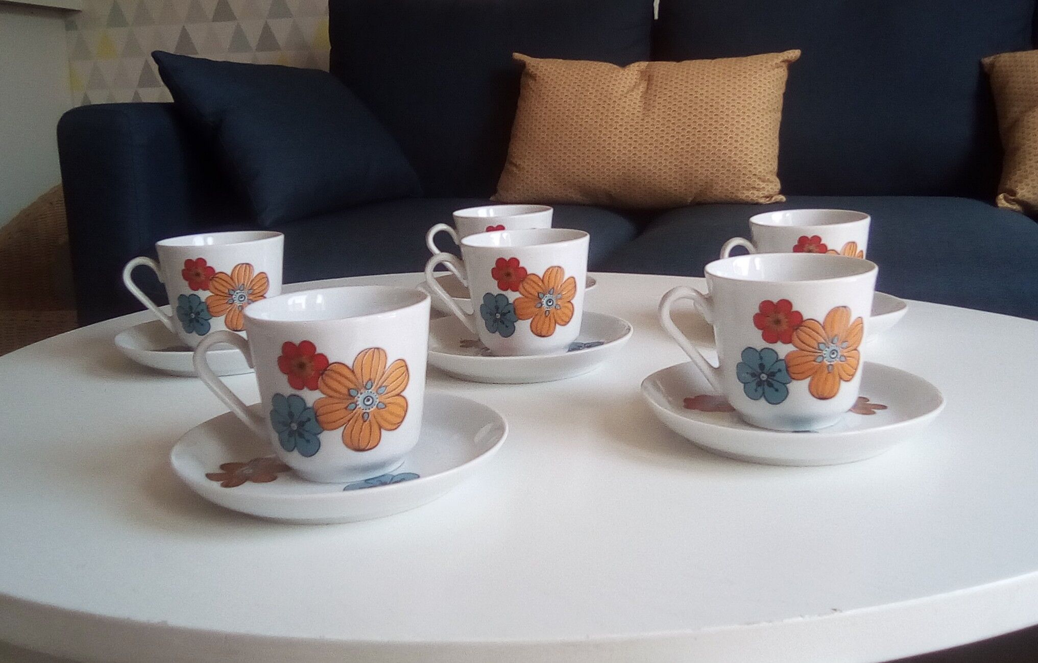 Set of 6 cups and porcelain under cups 70s