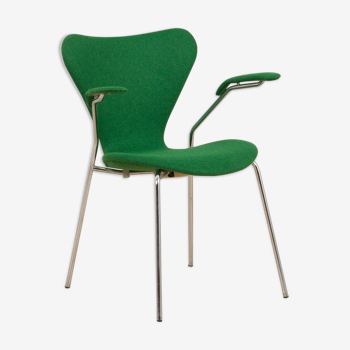 Series 7 chair model 3207 by Arne Jacobsen, Denmark 1950s