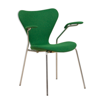 Series 7 chair model 3207 by Arne Jacobsen, Denmark 1950s