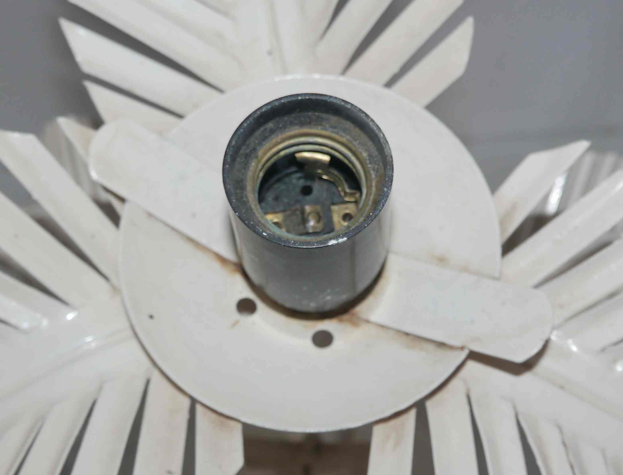 Lamp of the 70's "palm" in metal and opaline