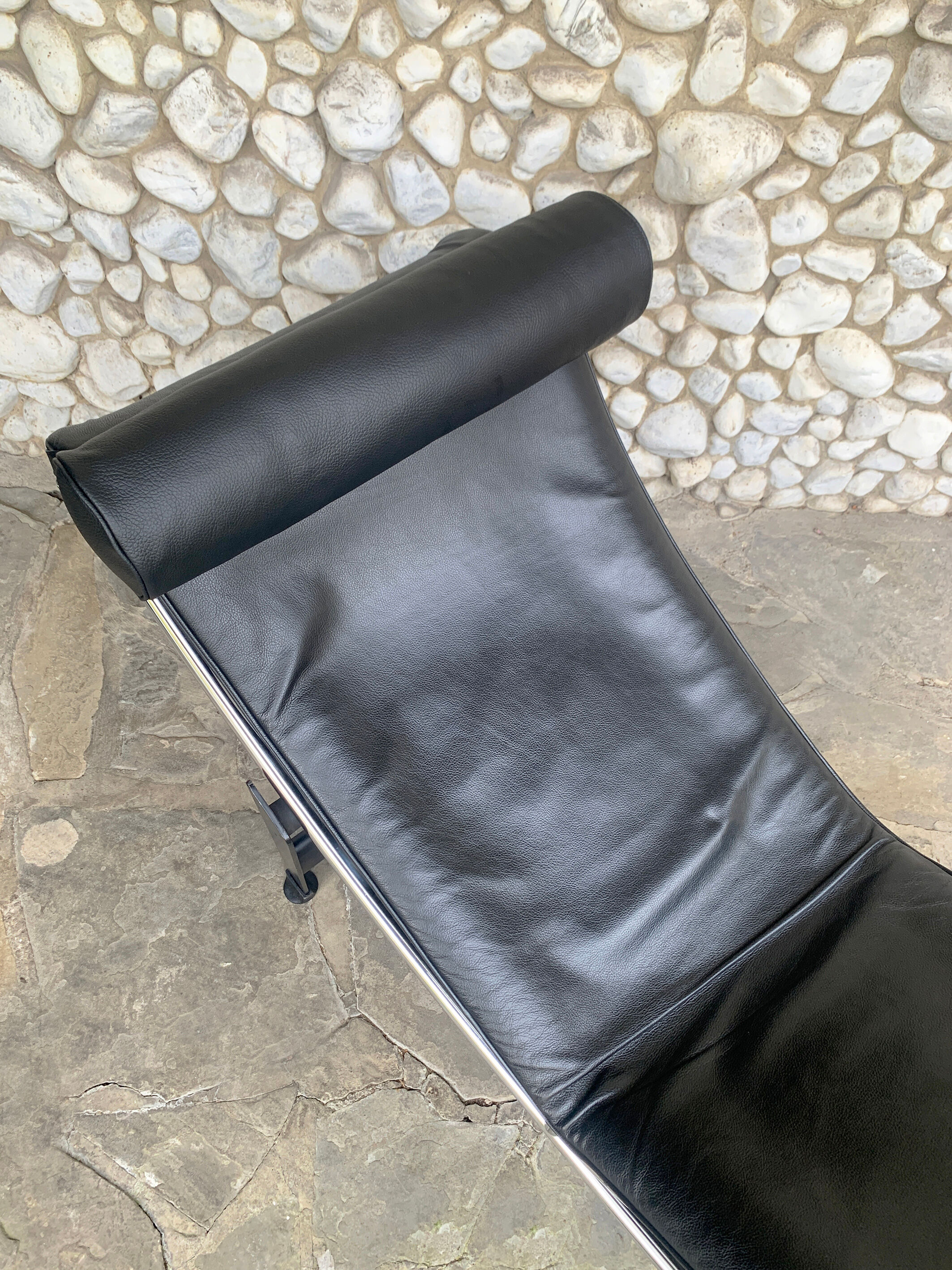 Chaise longue LC4 Cassina Vintage, Charlotte Perriand, Le Corbusier et Pierre Jeanneret années 1960