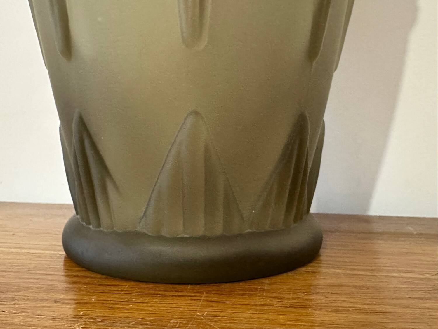 Art deco vase signed Espaivet France vintage