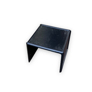 Table basse noire en bois par Peter Ghycz, Horn collection