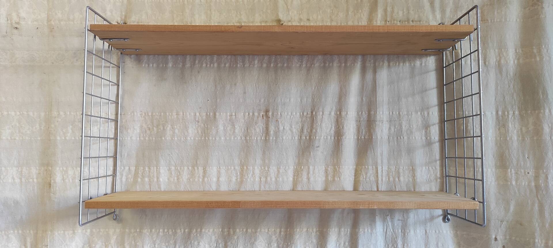 Étagère murale style String en métal et bois - mid.XXeme