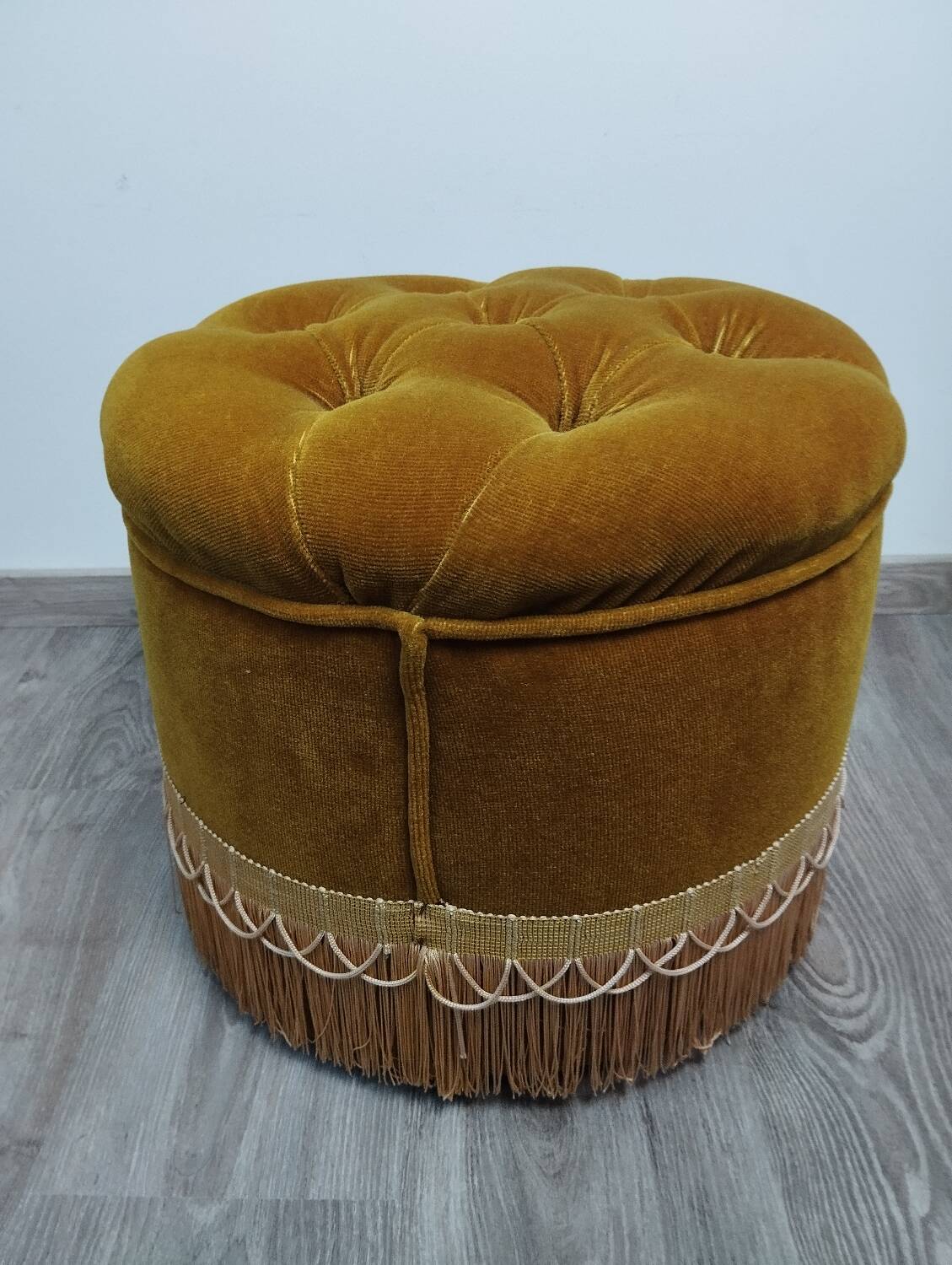 Velvet toad pouf