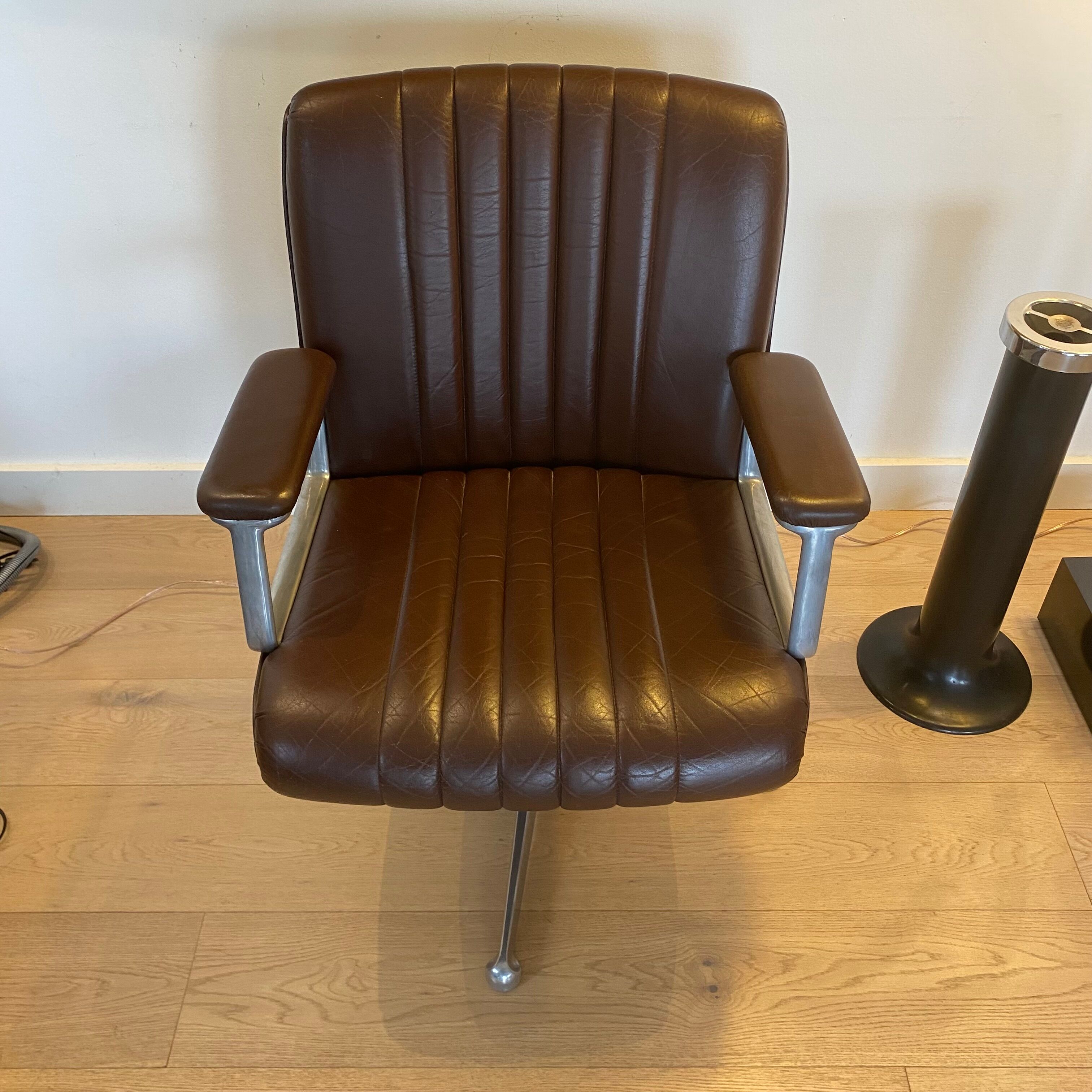 Armchair P128 by Osvaldo Borsani for Tecno, Italy 1960