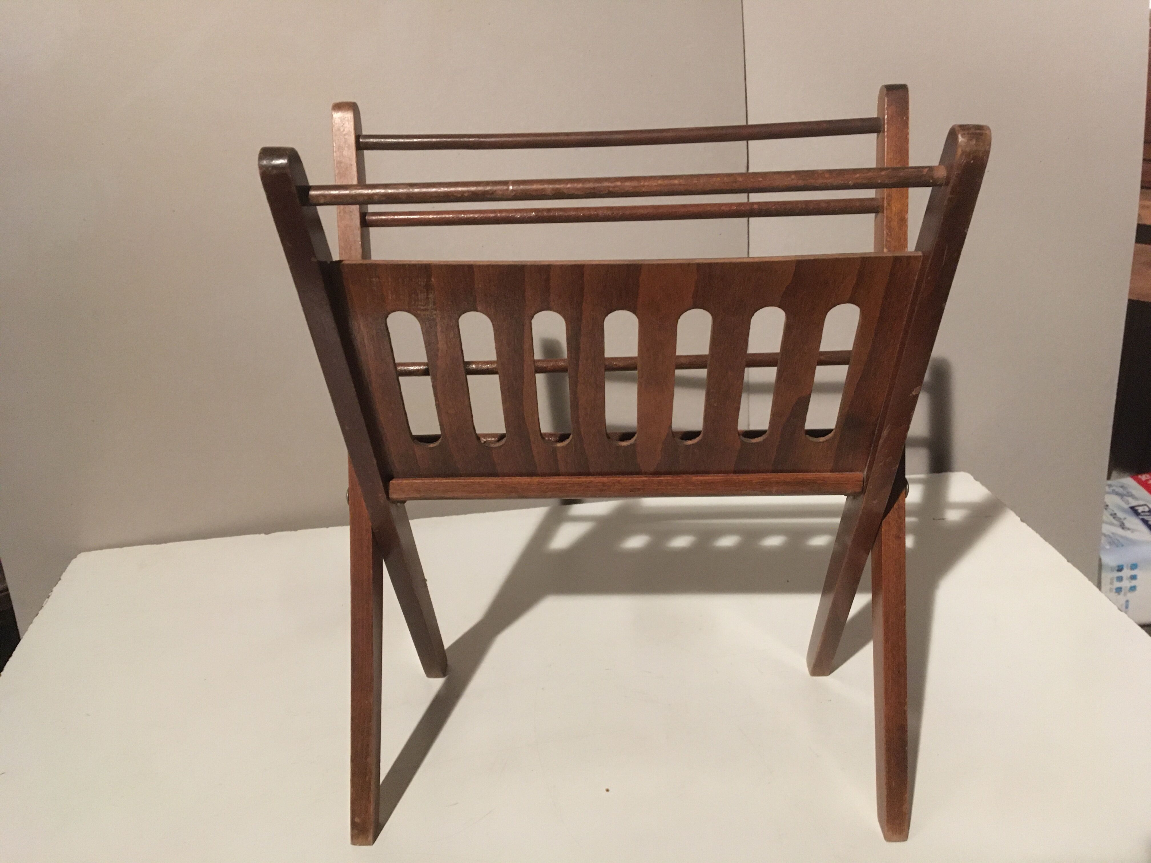 Scandinavian magazine holder design Cees Braakman