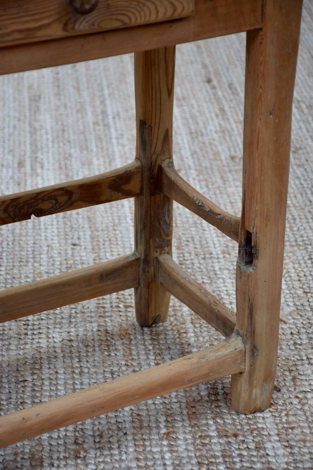 Petite table de ferme d’appoint