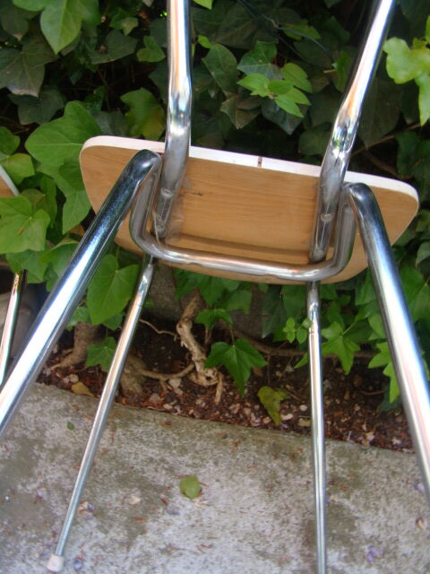 Pair of veined fomica chairs 60