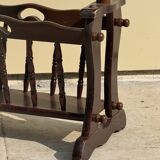 Porte-revue en bois tourné brun
