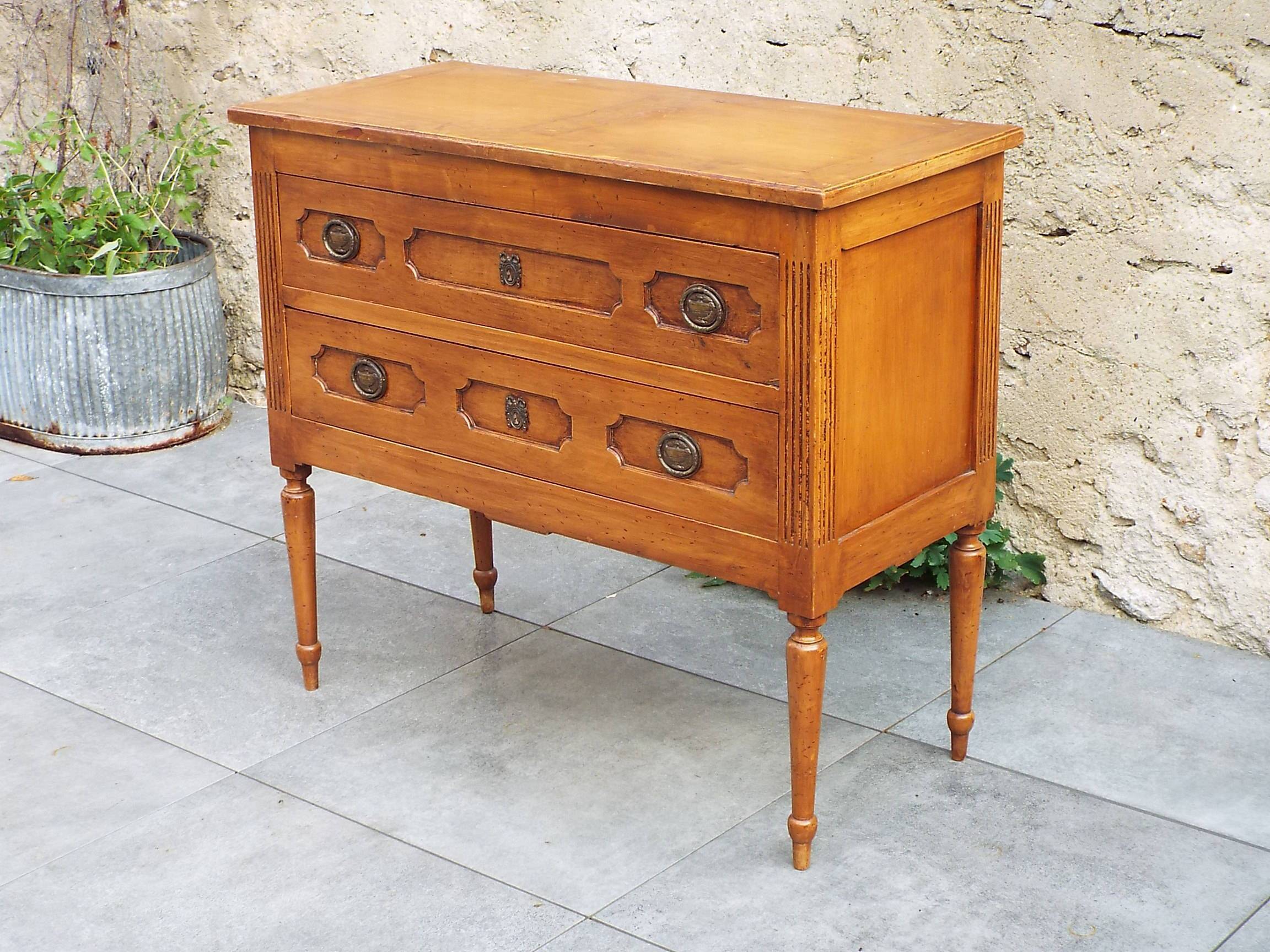 Louis XVI style 2-drawer saute chest of drawers