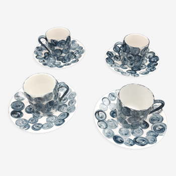 Service tasses à café et soucoupes en céramique lot de 4. Blanches et bleu marine