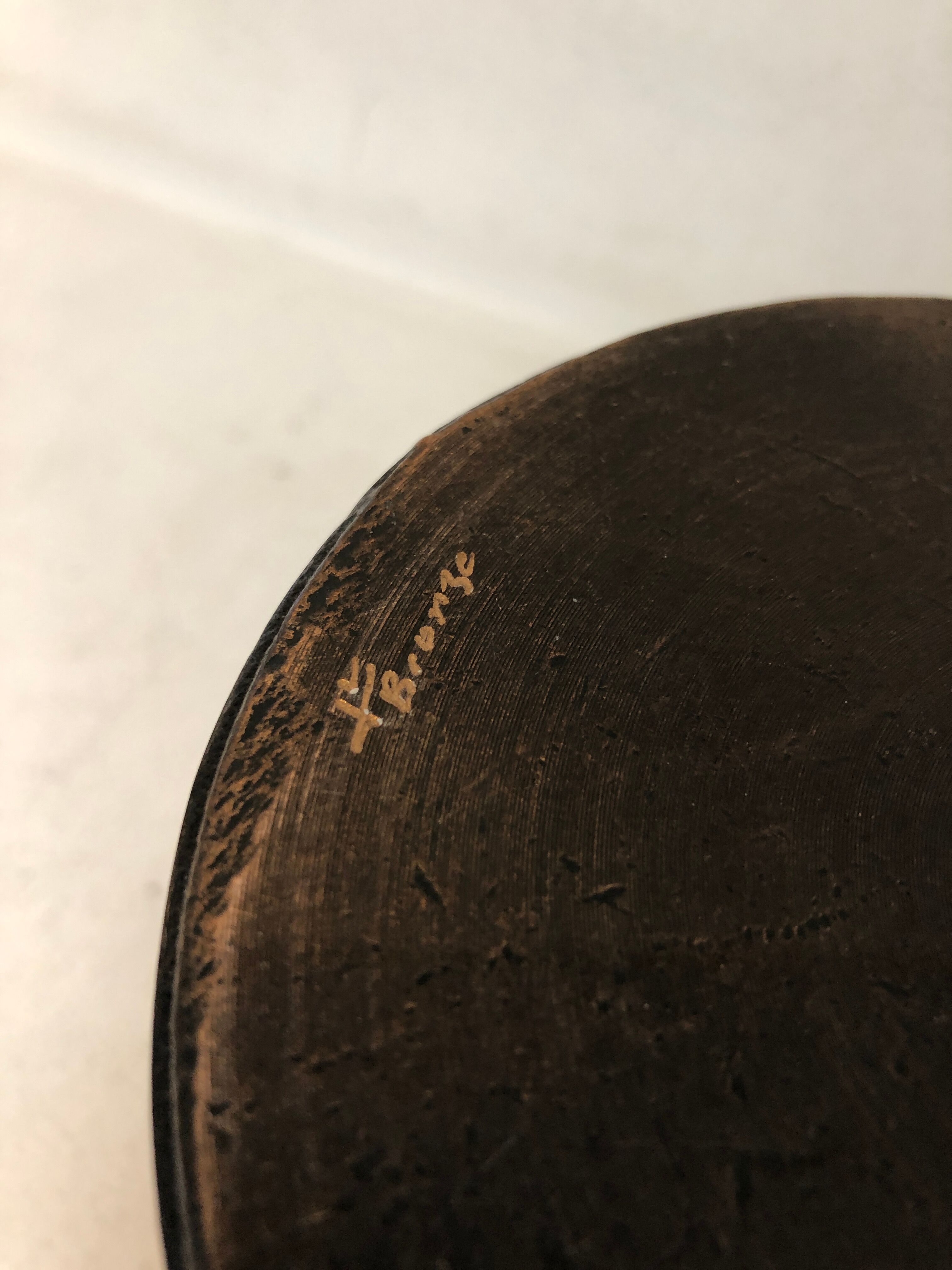 Bronze mortar, Art Deco, signed "The bronze"