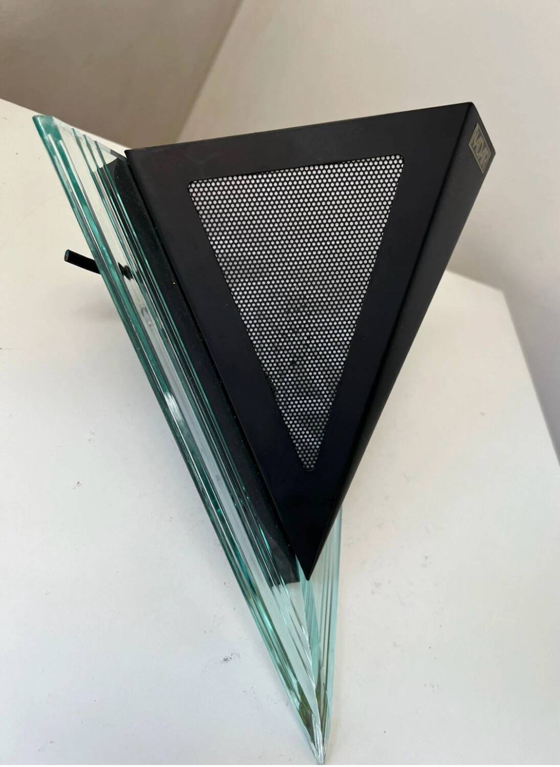 Memphis style designer wall lamp 1980 NADAIR triangle plexiglass