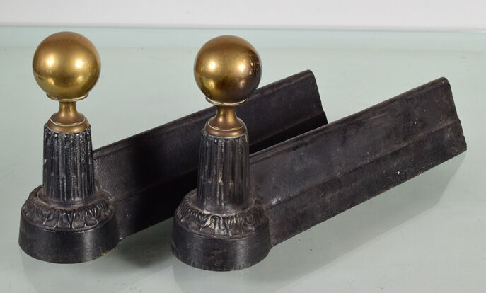 Accessories servant of chemine, chenet, by fire