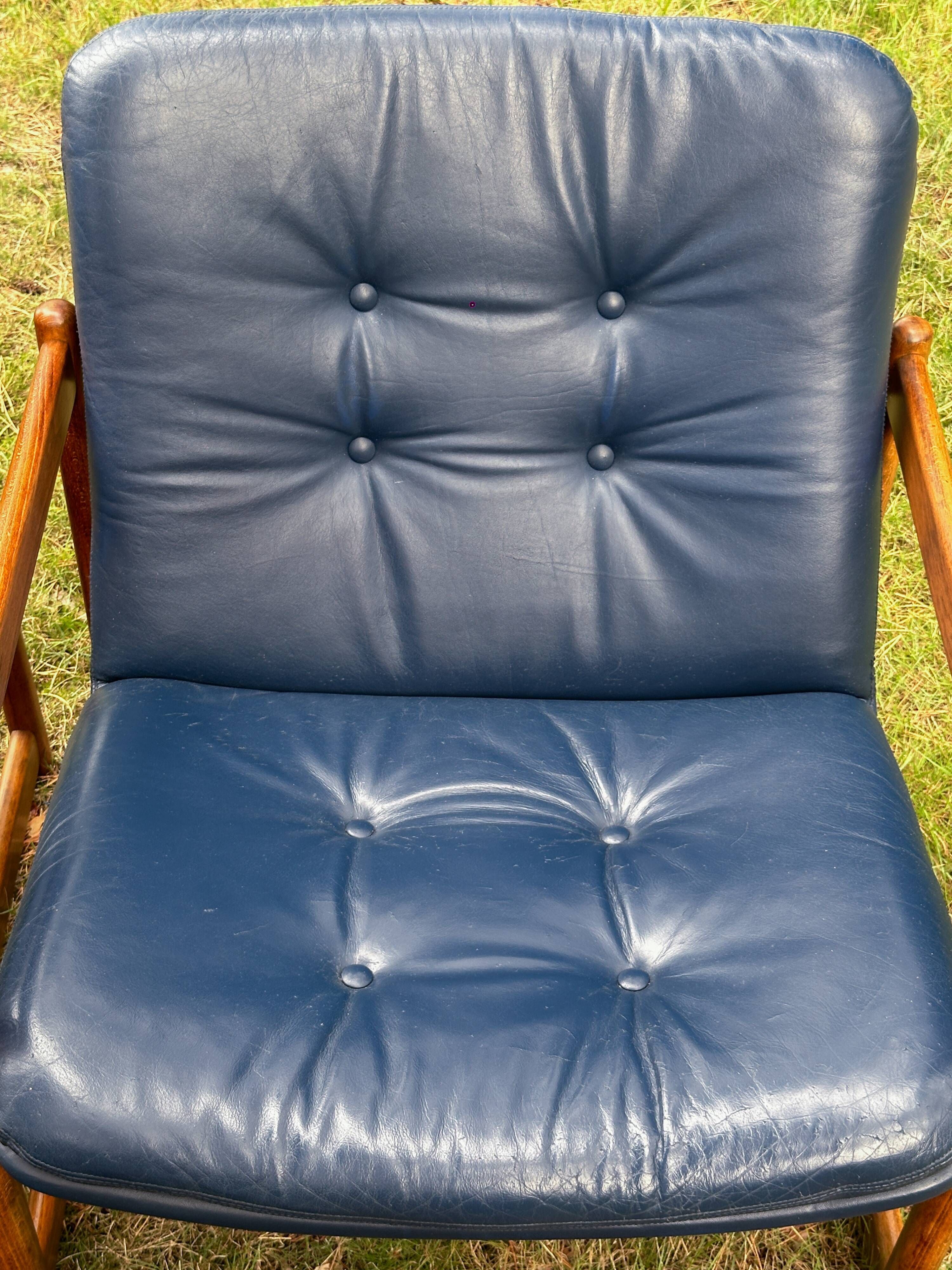 A pair of Bauchaus armchairs by Fredrik Kayser for Vatne Møbler, Norway, 1960s.