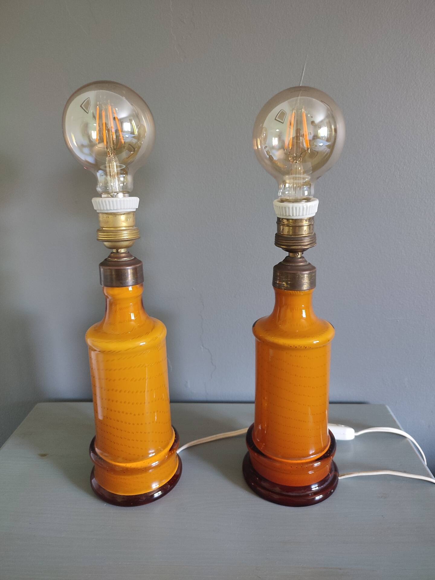 Paire de lampes de table en opaline - années 60/70