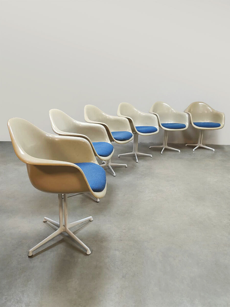 Ensemble de salle à manger de chaises en fibre de verre vintage La Fonda Charles & Ray Eames Herman Miller
