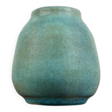 Mid-century German minimalist studio pottery vase by Lu and Gerd Grove, 1964.