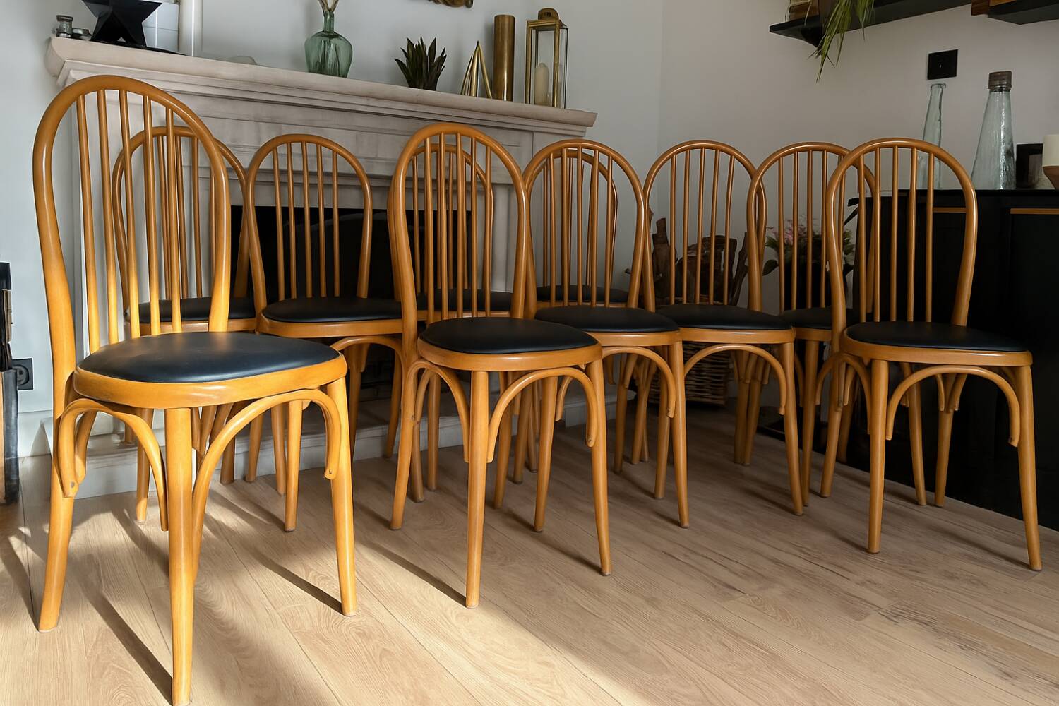 Set of 8 bistro chairs