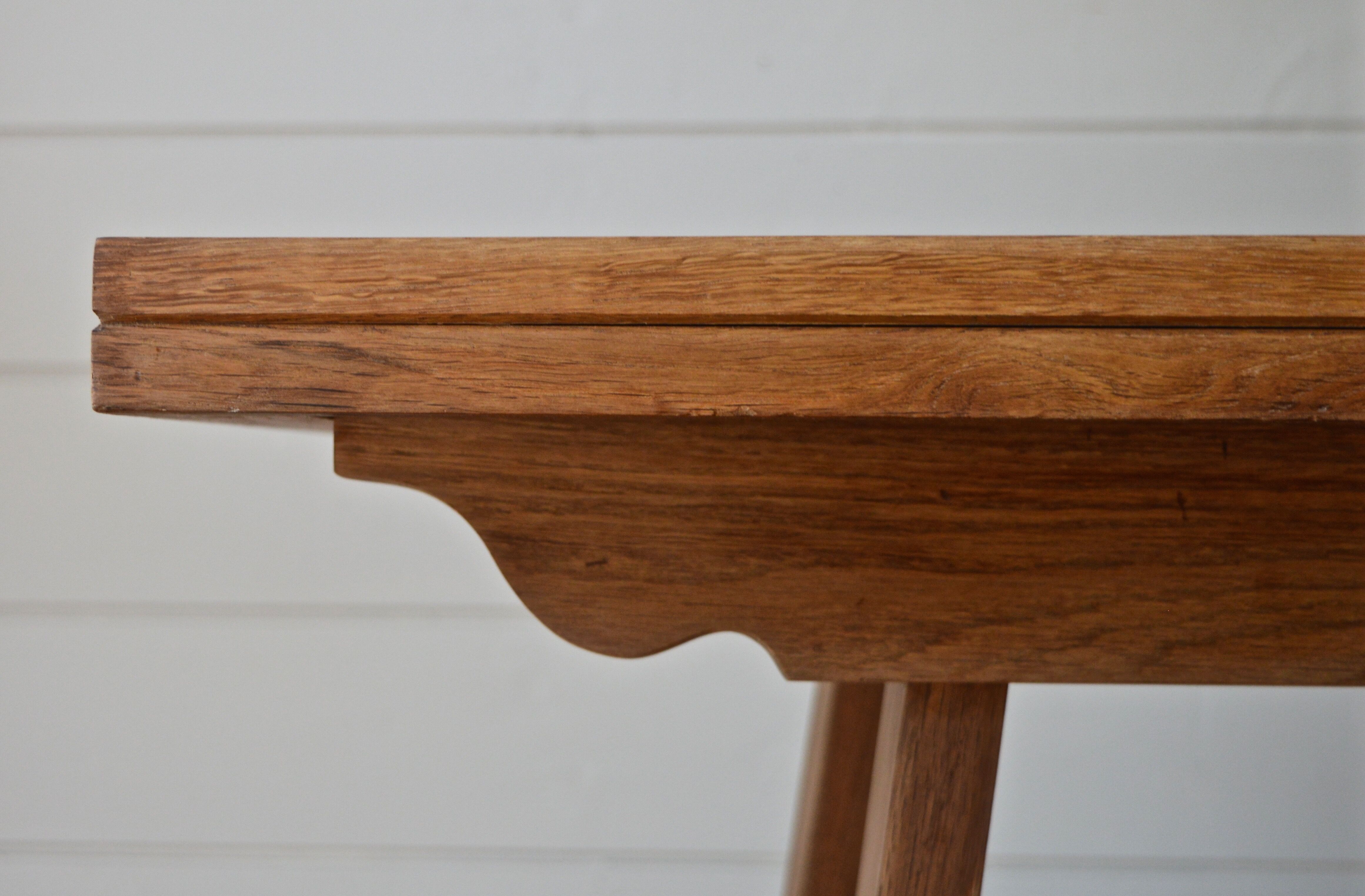 Table  'René Gabriel'