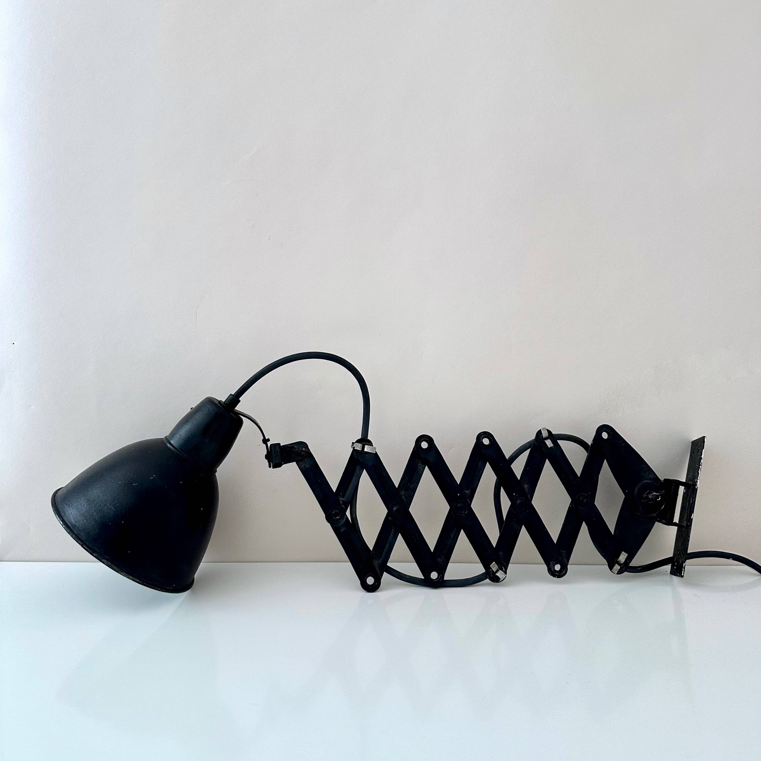 Vintage wall lamp gdr, architect lamp, work lamp metal black, industrial design