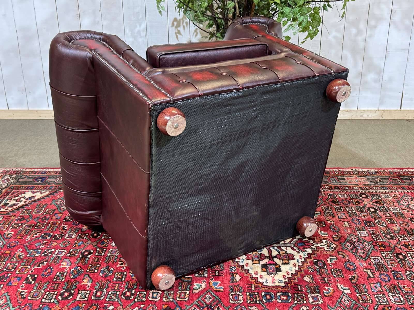 90s red leather Chesterfield armchair