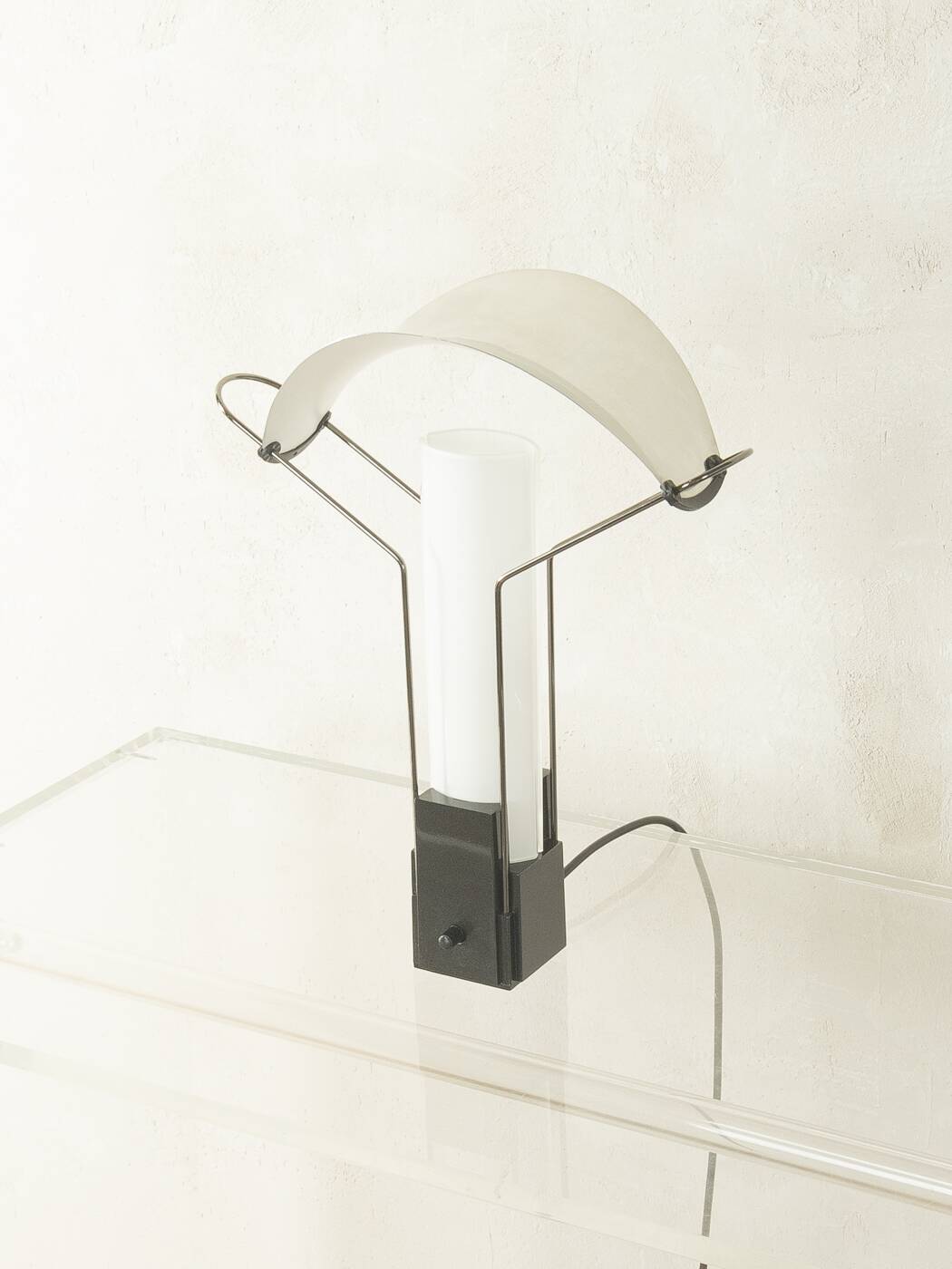 Arteluce Palio table lamp by Perry King & Santiago Miranda