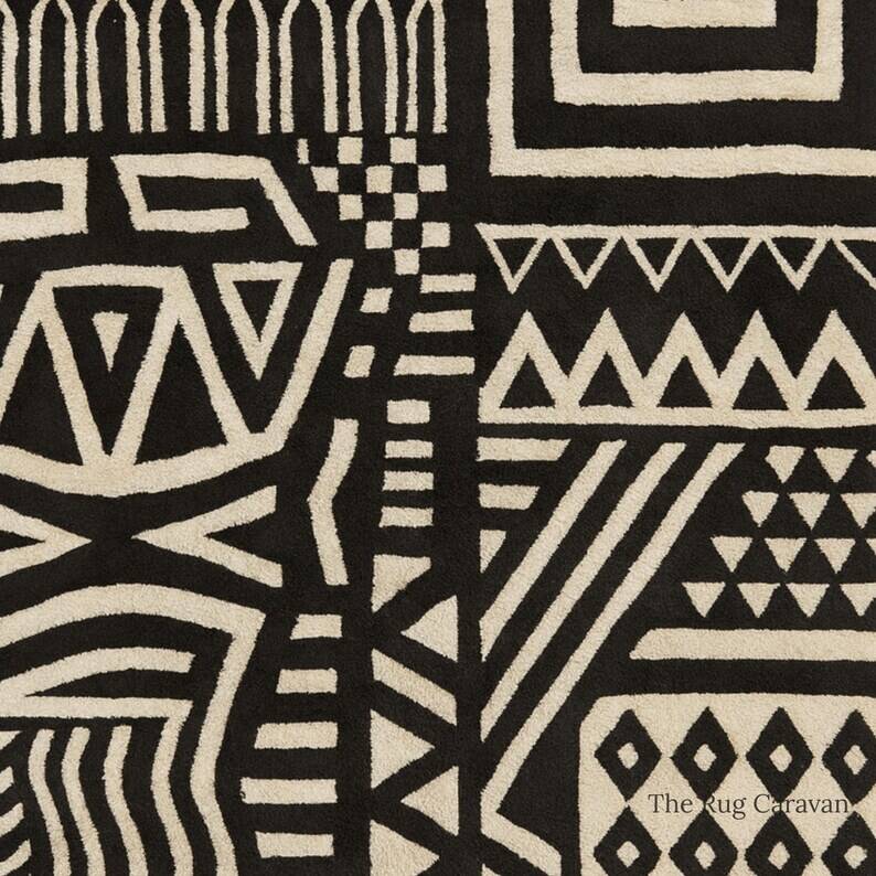 Handmade Modern Black and White Moroccan Shag Rug 150/250cm