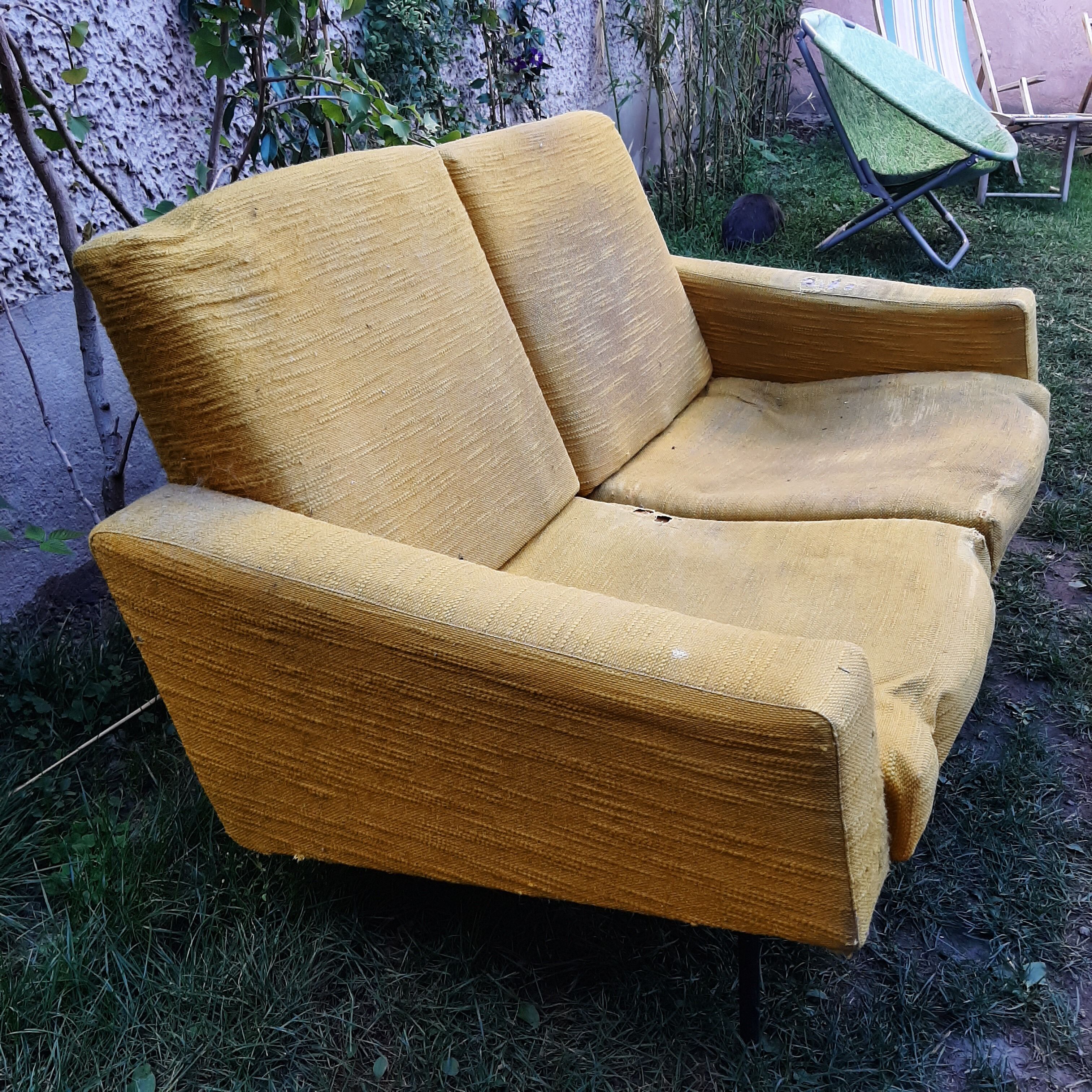 Pierre Guariche airborne edition sofa