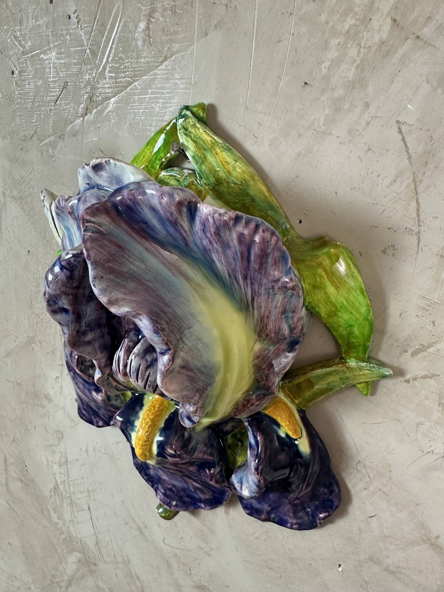 Flower girl in barbotine