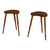 Tabourets de bar tripodes en pin massif, par un ébéniste danois, milieu du siècle, années 1960