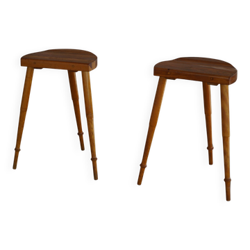 Tabourets de bar tripodes en pin massif, par un ébéniste danois, milieu du siècle, années 1960