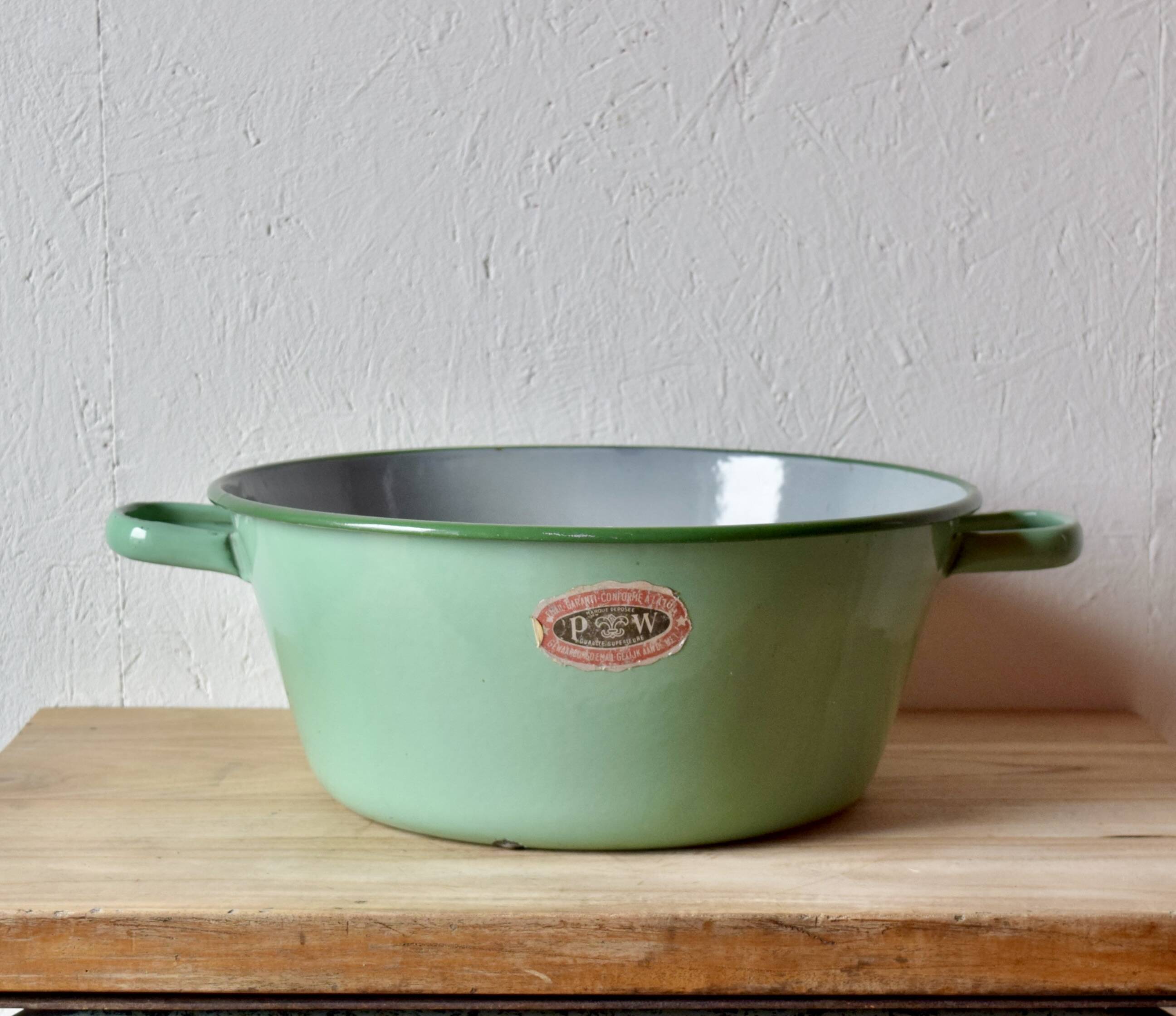 Large vintage basin in green enameled sheet metal